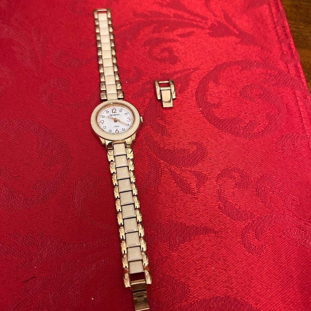 Armitron Now 75/3919WTSV Women's Rose Gold Tone Watch Jeweled Accents - Picture 8 of 11